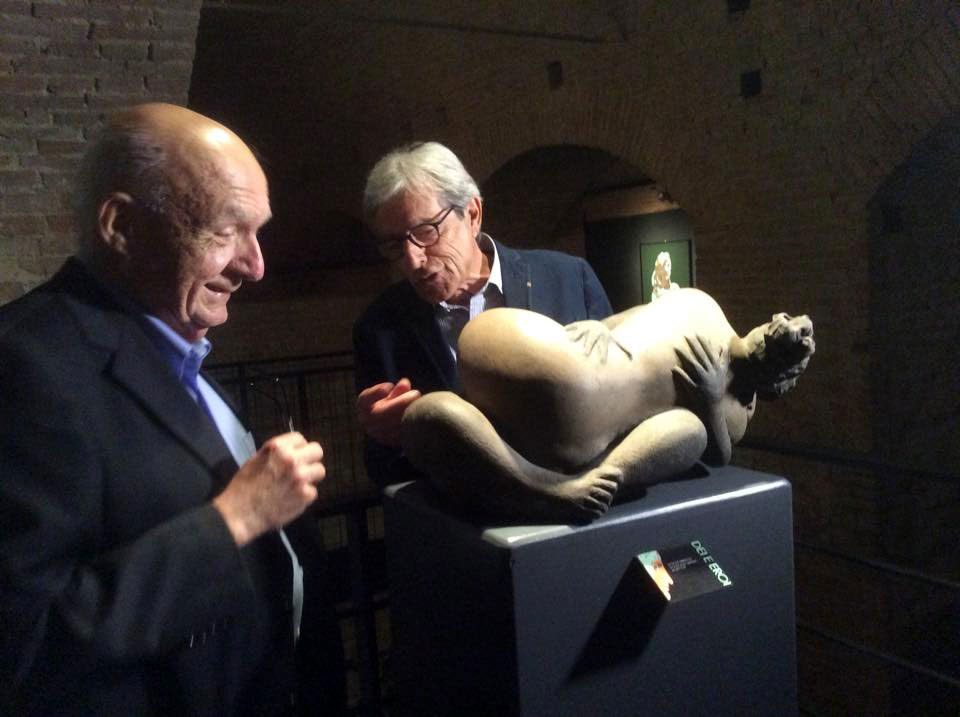 Con il Prof. Antonio  Paolucci  direttore dei Musei Vaticani alla Mostra " Dei ed Eroi " Museo Civico di Siena